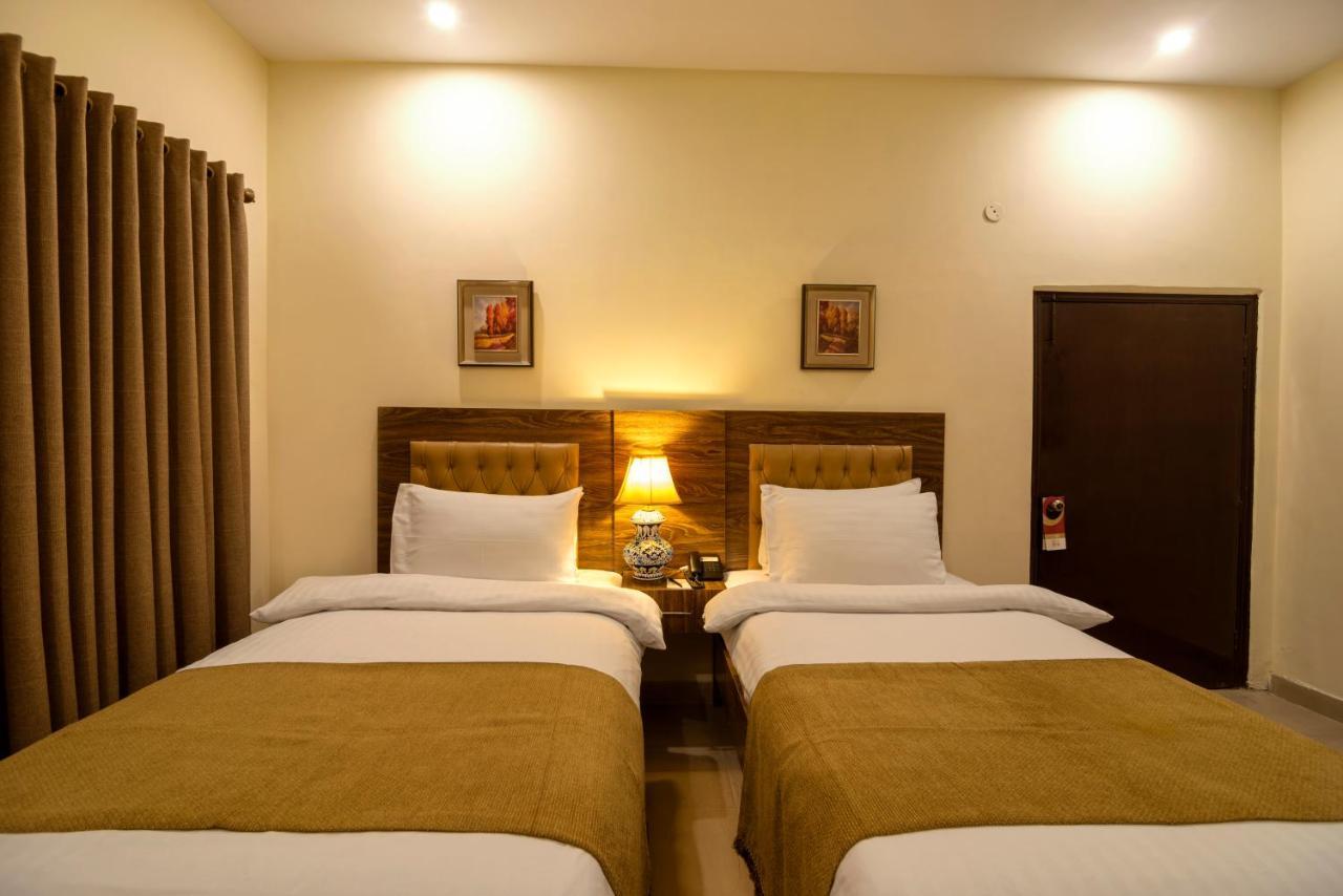 Hotel One Lalazar Multan Exteriér fotografie