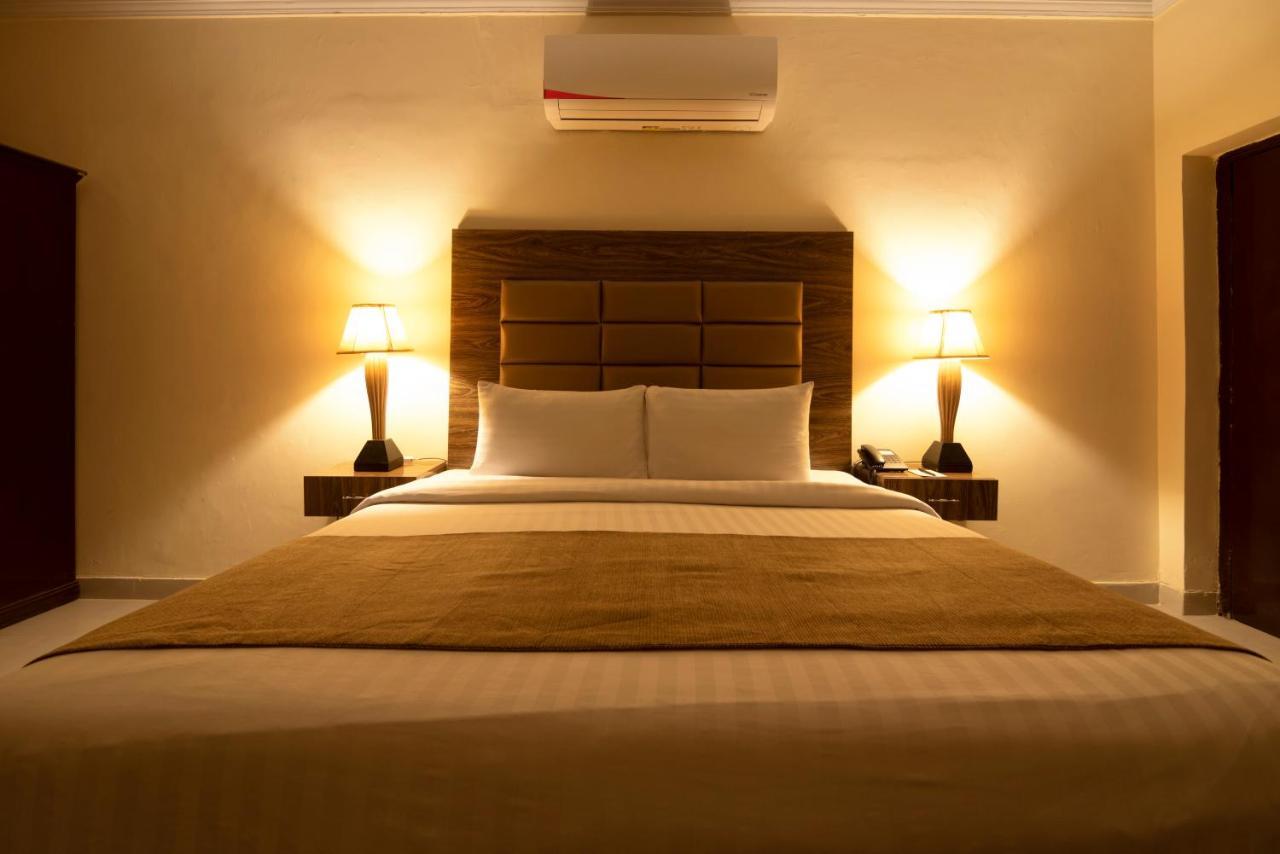 Hotel One Lalazar Multan Exteriér fotografie
