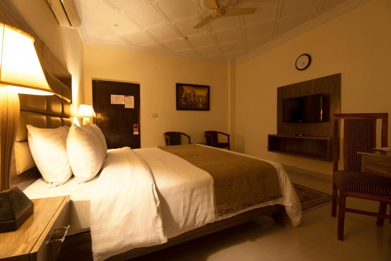 Hotel One Lalazar Multan Exteriér fotografie